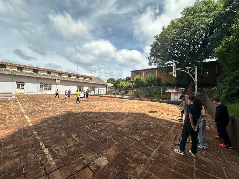 Aula de Geografia do 7º Ano Ensina de Forma Divertida a Formação de um Território