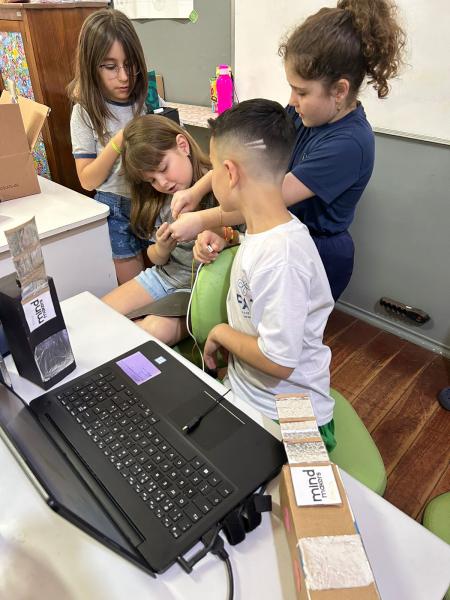 Alunos do 3º Ano Criam Instrumentos Digitais em Aula de Pensamento Computacional