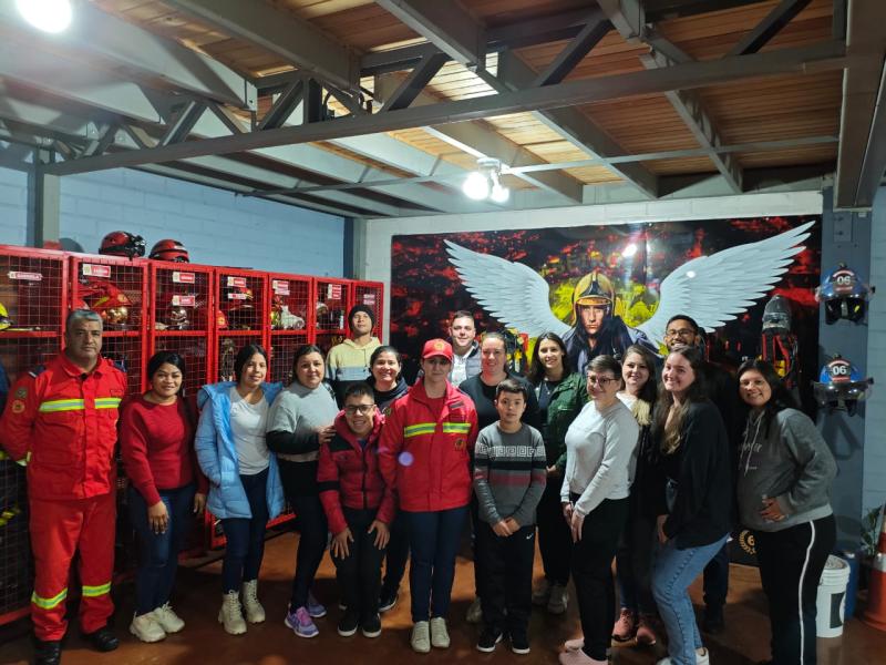 Alunos de Segurança do Trabalho realizam visita técnica ao Corpo de Bombeiros Voluntários de Tapejara