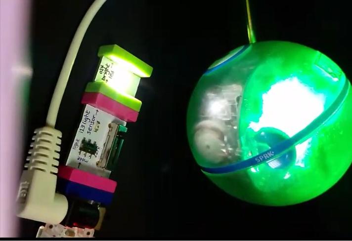 Alunos do 8º ano exploram sensores de luminosidade em atividade de Pensamento Computacional