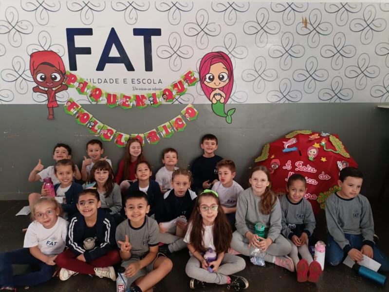 Turma do 1º A da FAT celebra o Dia do Folclore com piquenique e atividades lúdicas