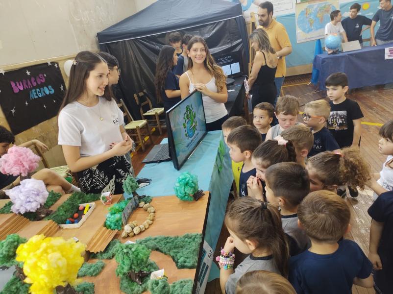 XII Mostra Cultural e Científica da FAT - Faculdade e Escola Promove Aprendizado e Inovação entre Alunos do Fundamental e Médio